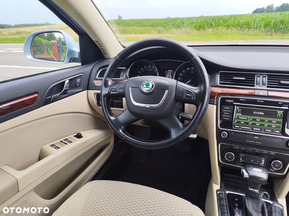 Skoda Superb 2.0 TDI Elegance DSG - 29