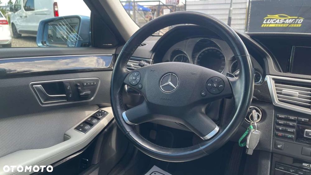 Mercedes-Benz Klasa E 350 CDI 4-Matic BlueEff Elegance - 31