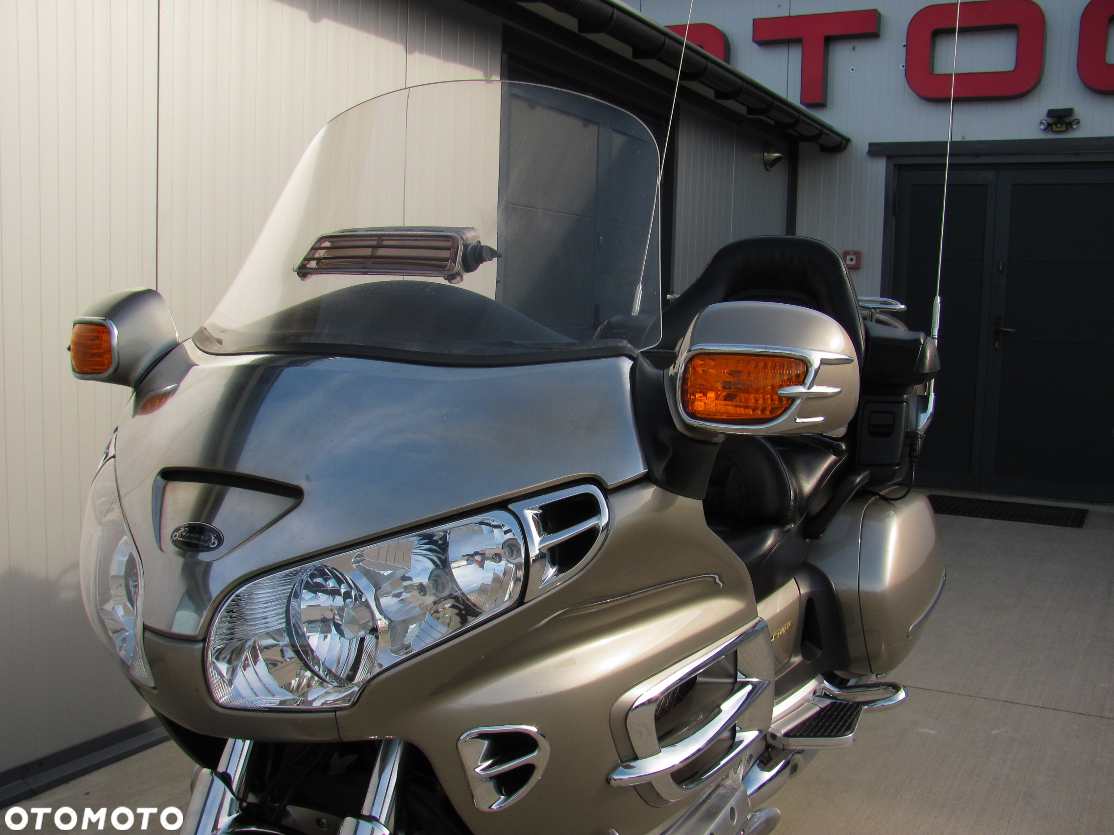 Honda GL - 24
