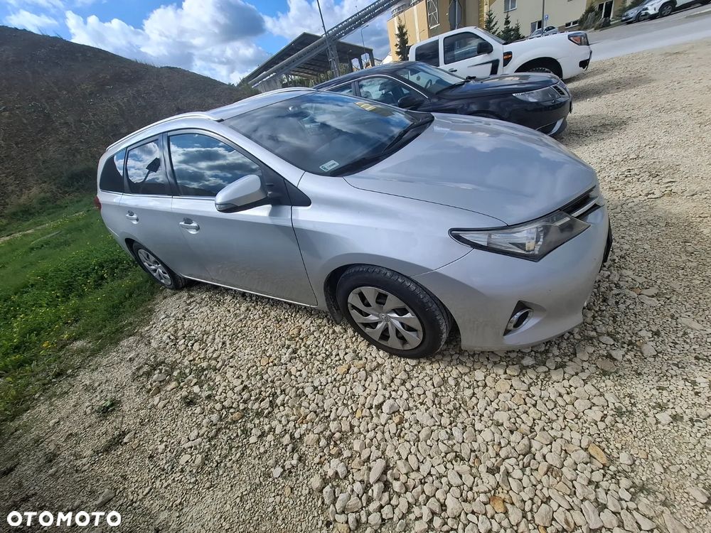 Toyota Auris - 12