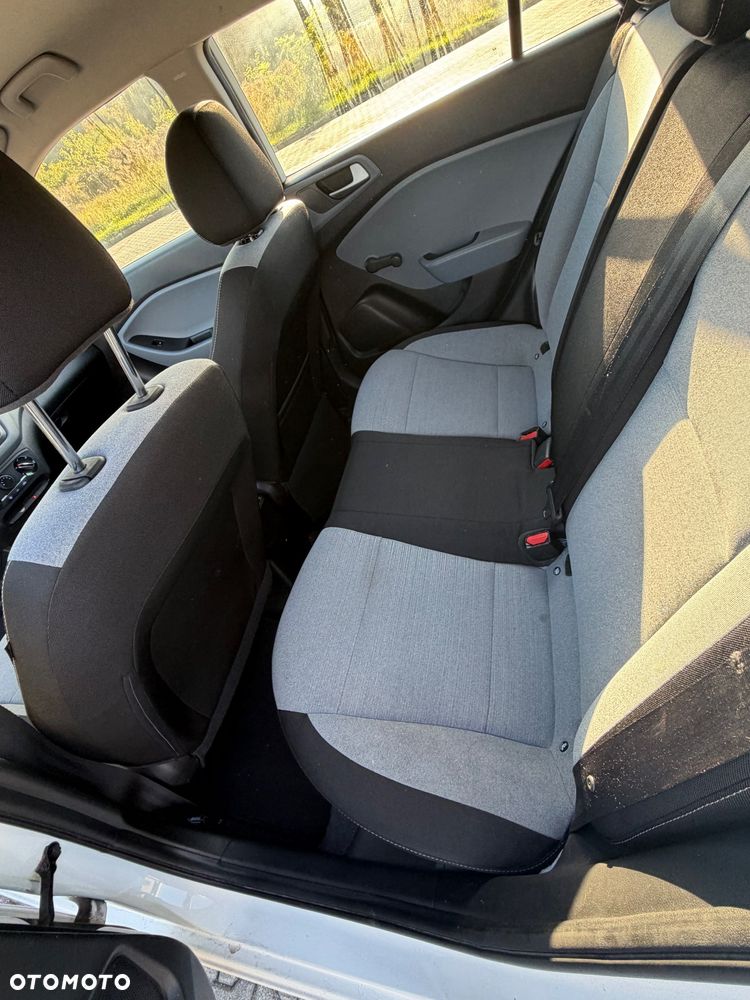 Hyundai i20 - 13