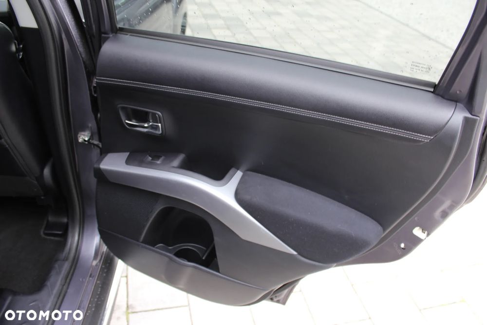 Mitsubishi Outlander 2.0 2WD CVT Invite - 22