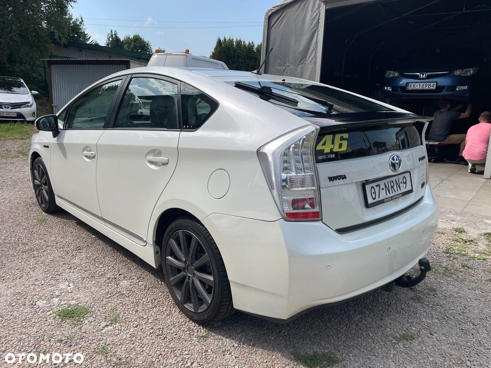 Toyota Prius (Hybrid) Executive - 4