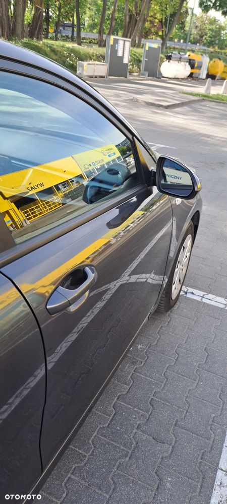 Kia Rio 1.2 L - 3