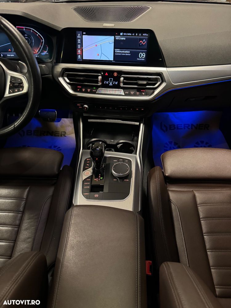 BMW Seria 3 330i xDrive AT - 23