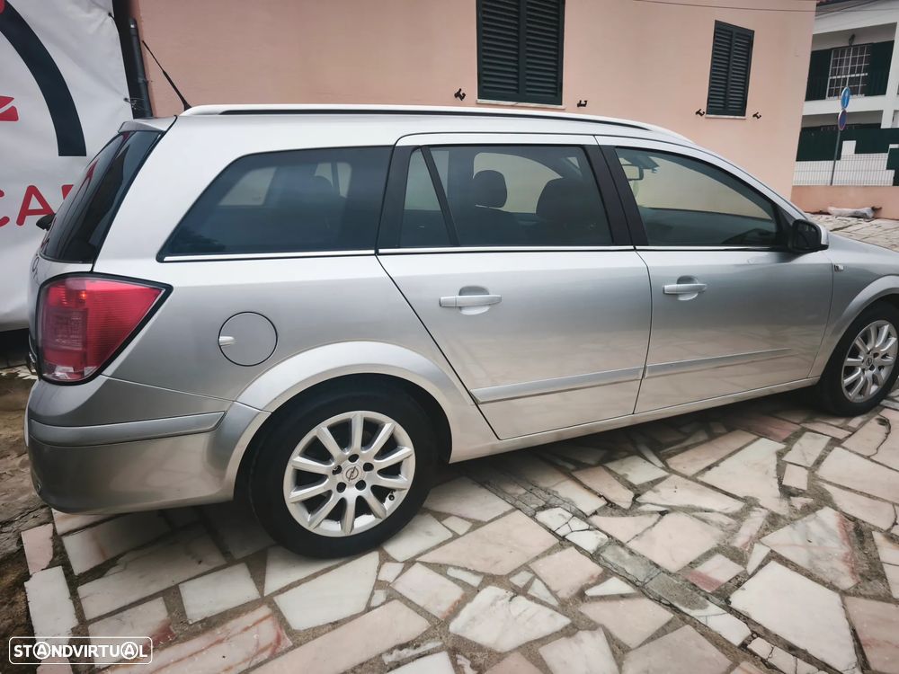 Opel Astra Caravan 1.9 CDTi Cosmo - 2