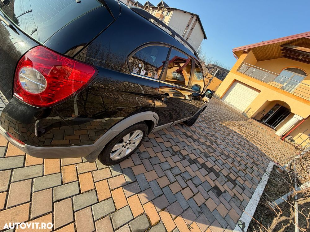 Chevrolet Captiva 2.0 High G9 AWD LT - 12