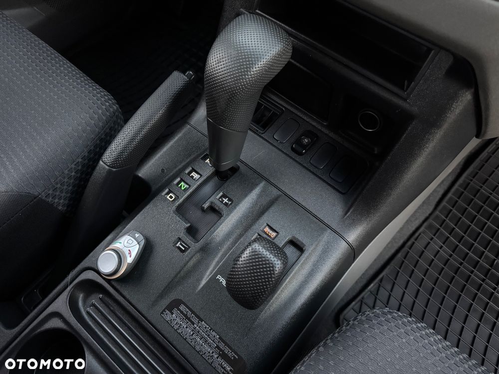 Mitsubishi Pajero 3.2 DI-D Automatik Liberty - 8