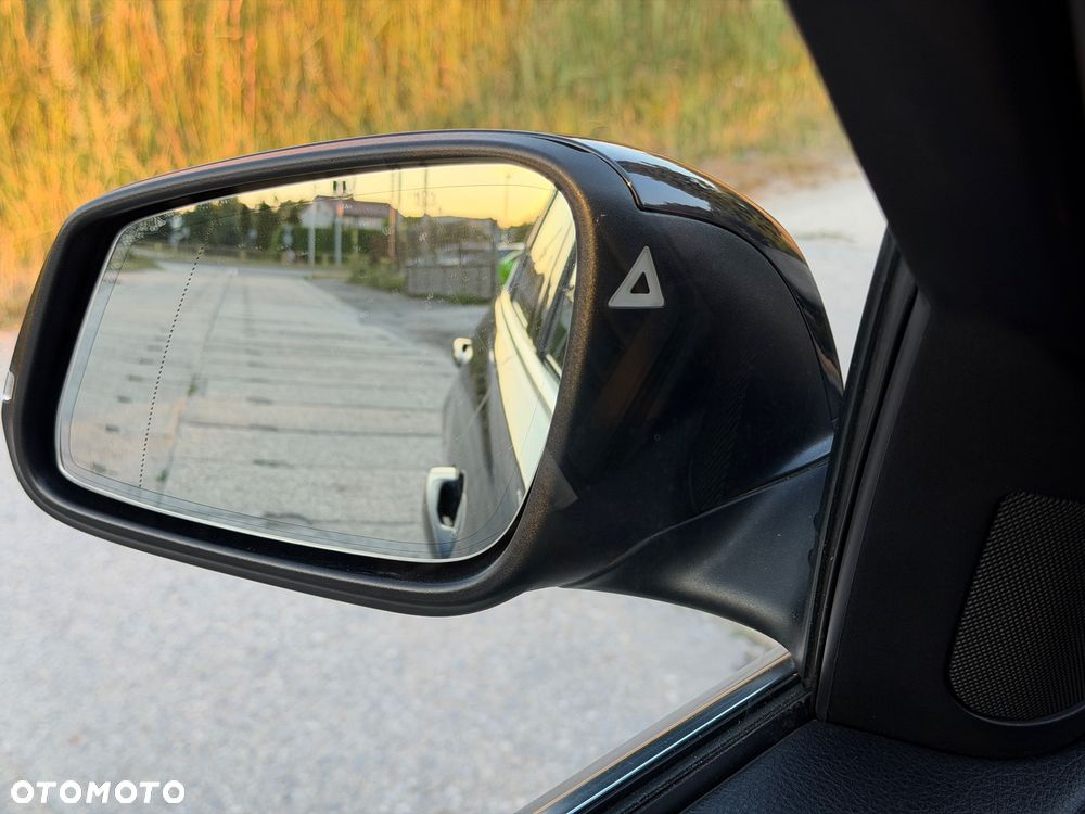 BMW Seria 3 328i Luxury Line - 34