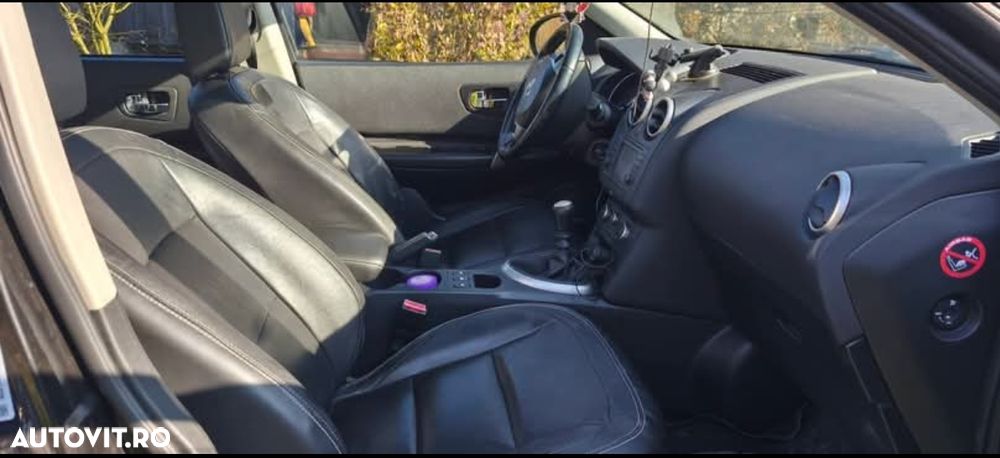 Nissan Qashqai+2 - 10