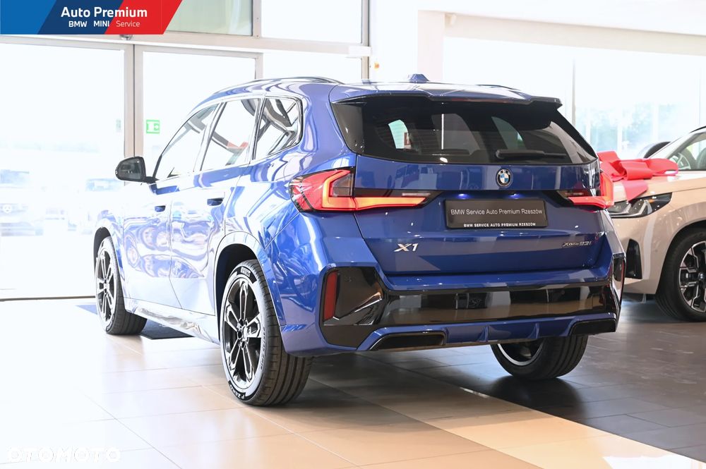 BMW X1 xDrive23i mHEV - 21