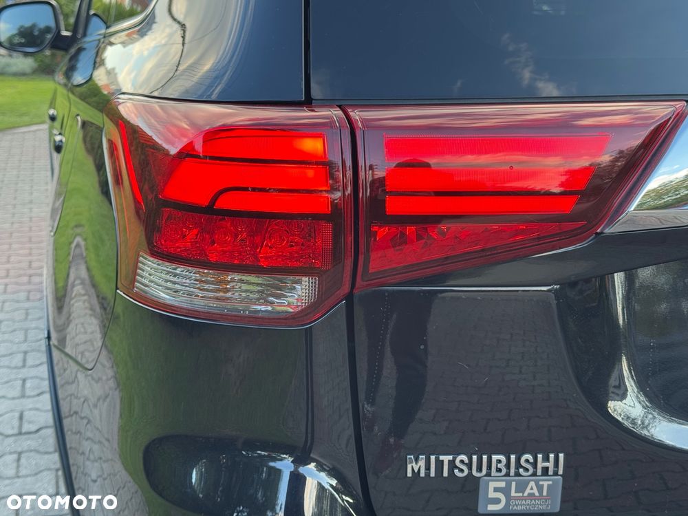 Mitsubishi Outlander 2.2 DI-D Instyle SDA 4WD - 12