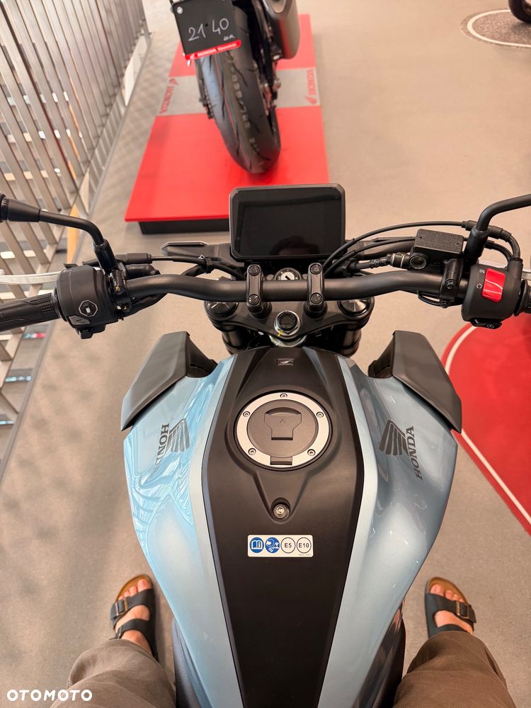 Honda CB - 8