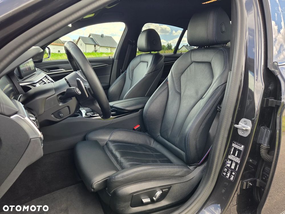 BMW Seria 5 530d xDrive mHEV M Sport sport - 35