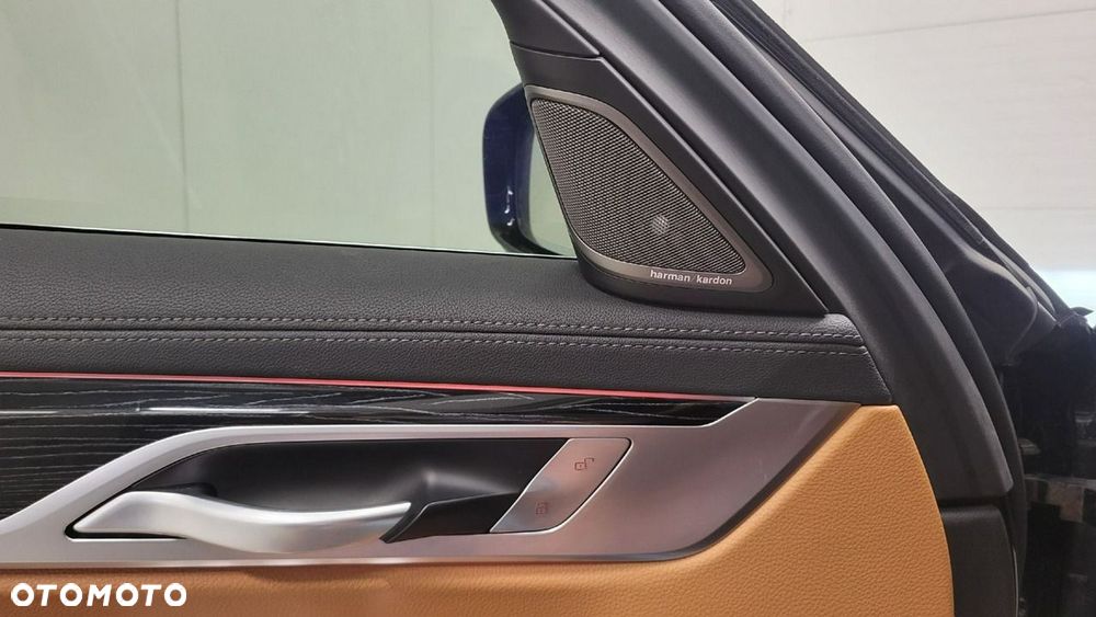 BMW Seria 7 - 12