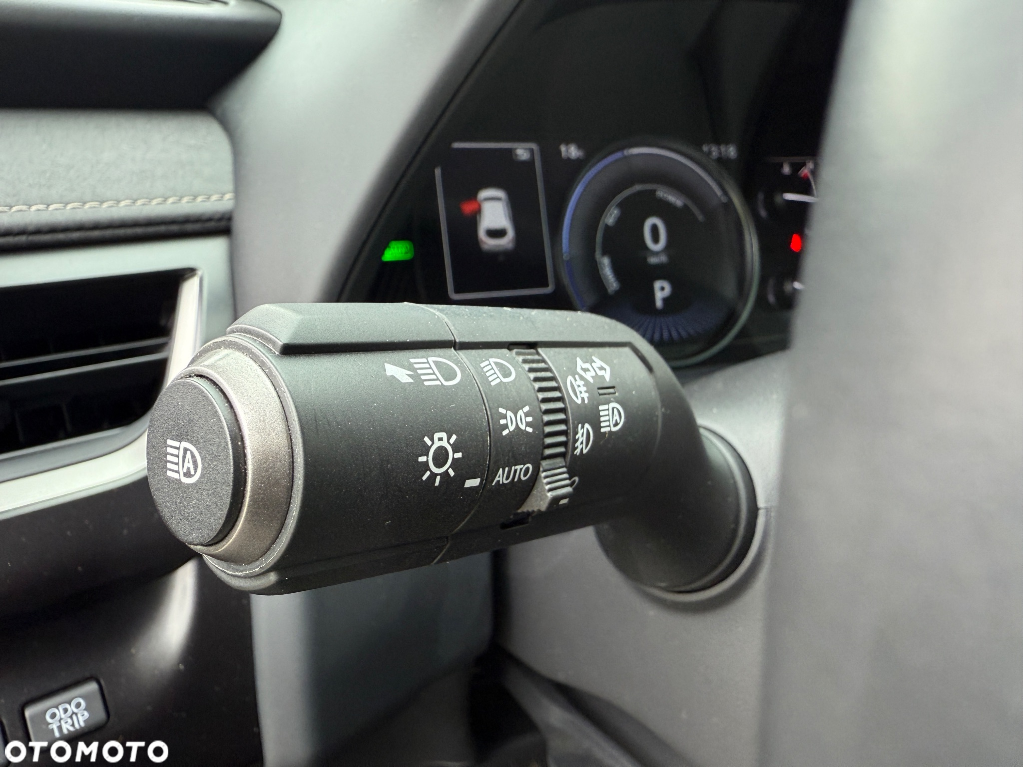 Lexus UX 250h GPF Business 2WD - 35