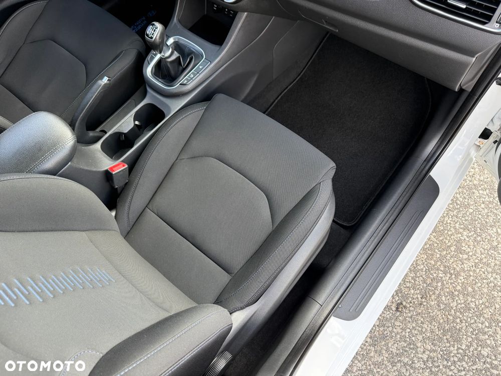 Hyundai i30 1.4 Passion - 33