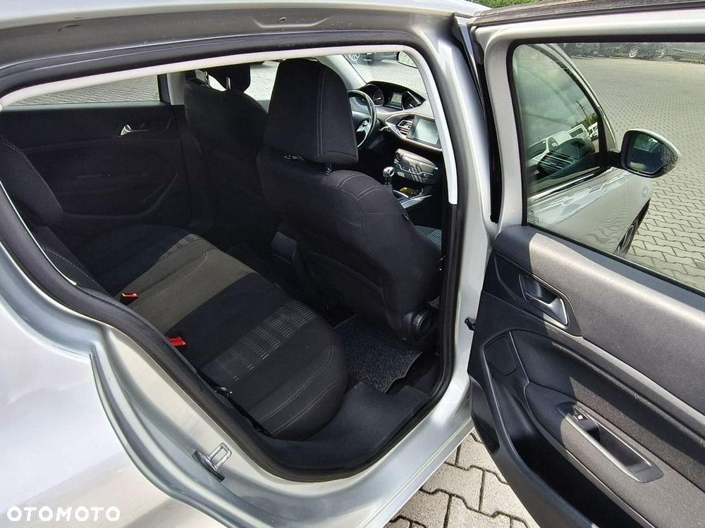 Peugeot 308 - 25