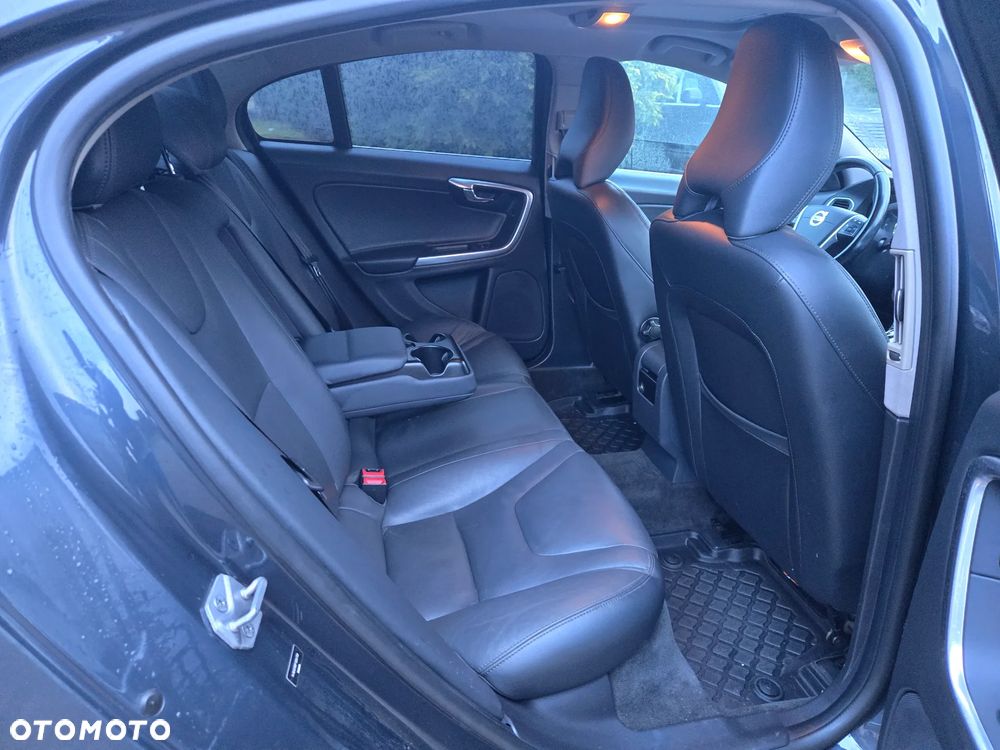 Volvo S60 T5 AWD Summum - 14