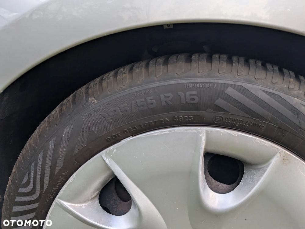 BMW Seria 1 116i - 32