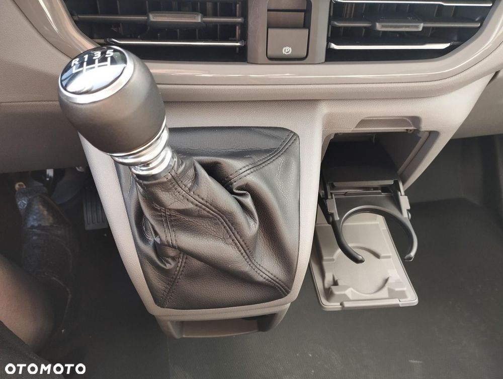 Volkswagen Transporter - 18
