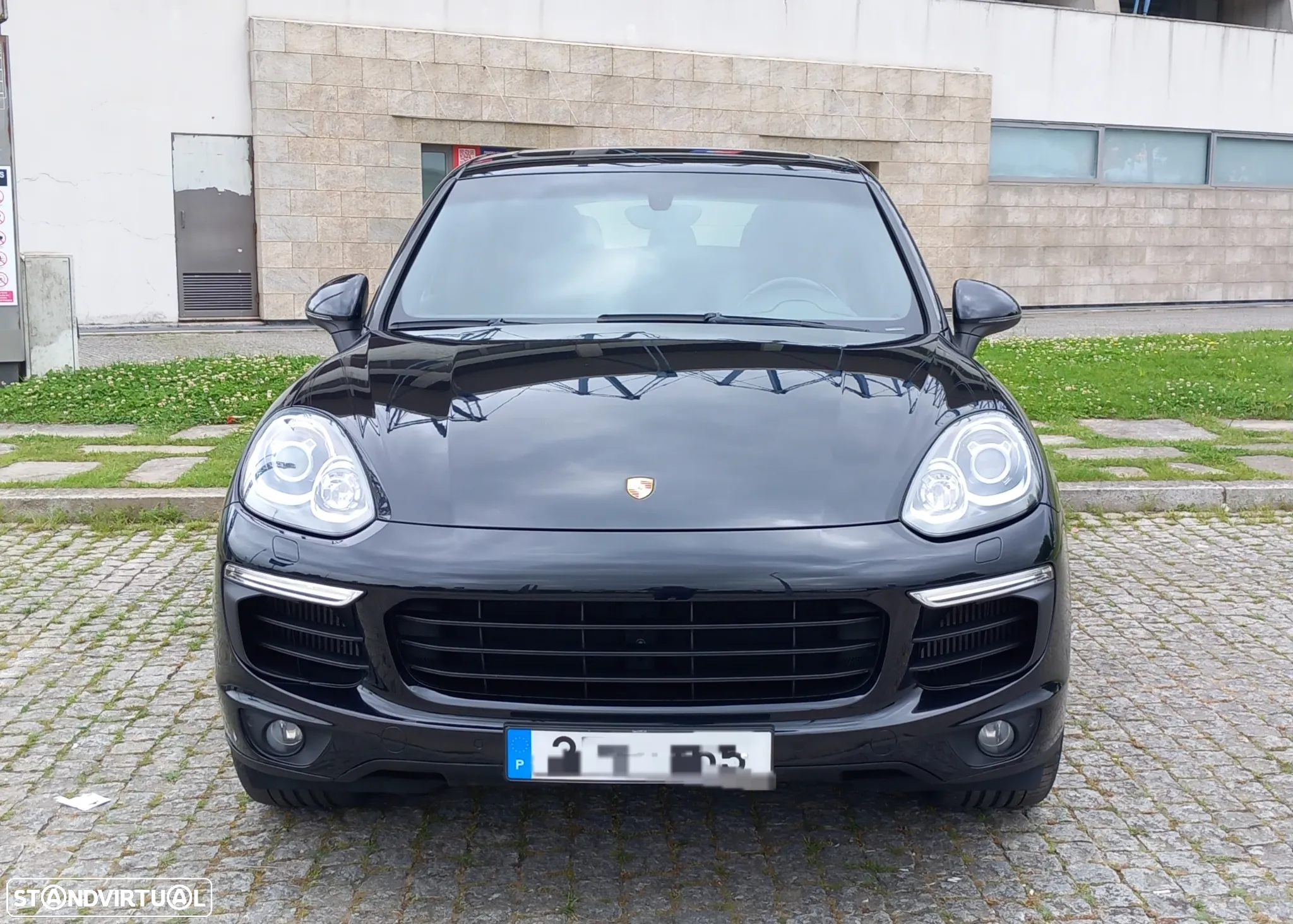 Porsche Cayenne Platinum Edition - 2