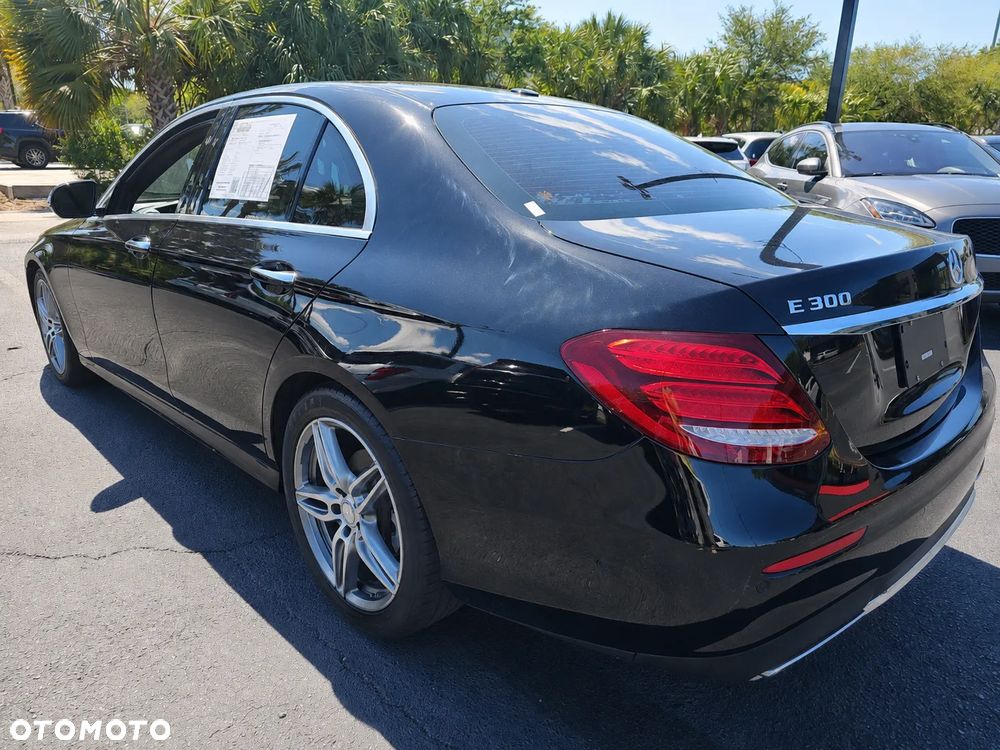 Mercedes-Benz Klasa E 300 9G-TRONIC Avantgarde - 3