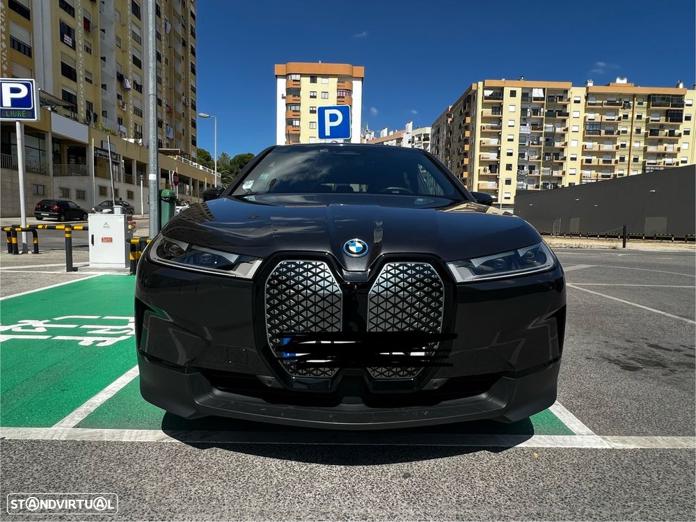 BMW iX xDrive 40 - 8