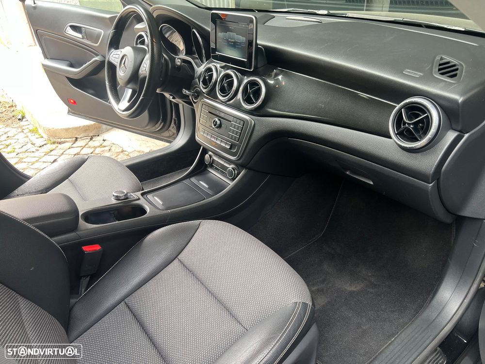 Mercedes-Benz CLA 200 d Shooting Brake Urban Aut. - 34