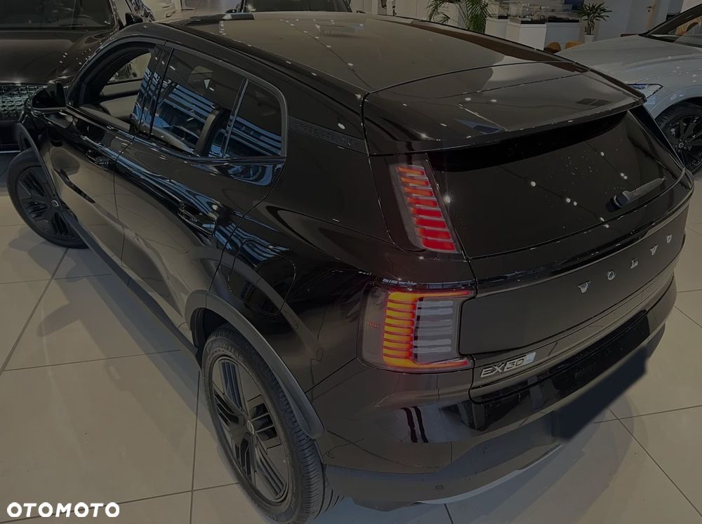 Volvo EX30 Twin Motor Performance AWD Cross Country Ultra - 21
