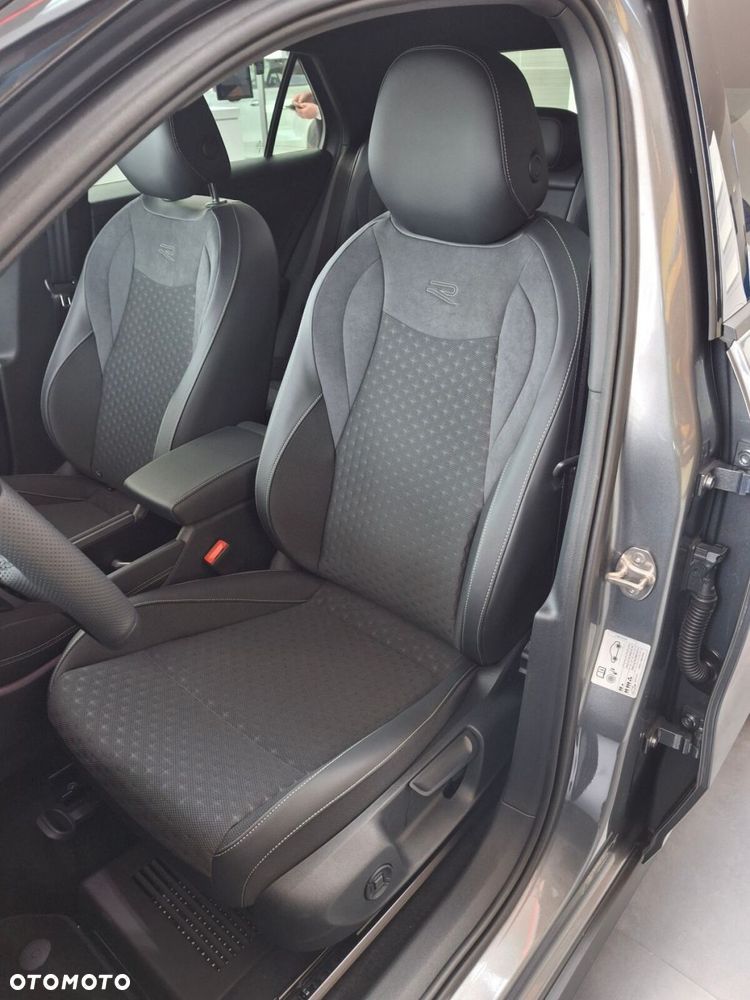 Volkswagen T-Roc 1.5 eTSI R-Line DSG - 12