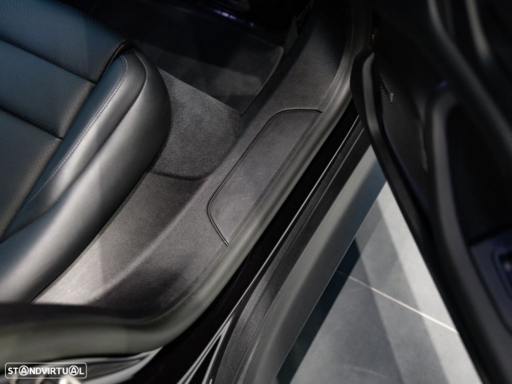 Porsche Taycan Sport Turismo - 46