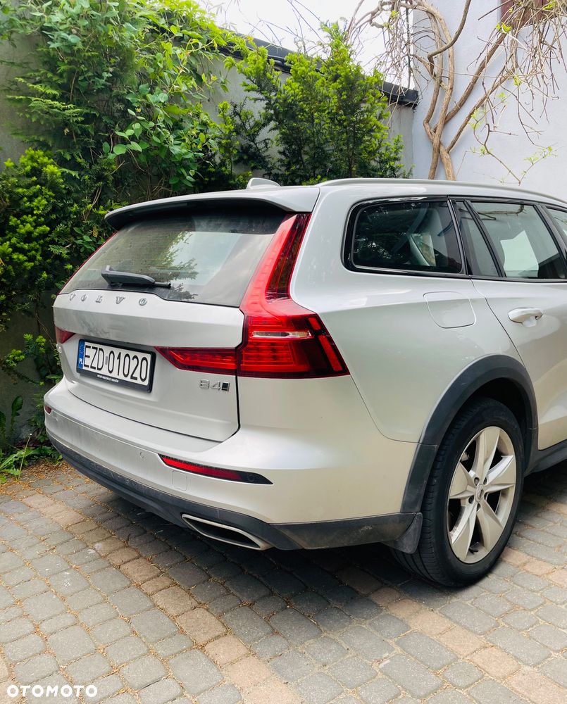 Volvo V60 Cross Country - 6