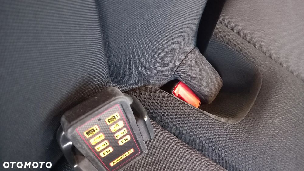 Mercedes-Benz Sprinter - 10