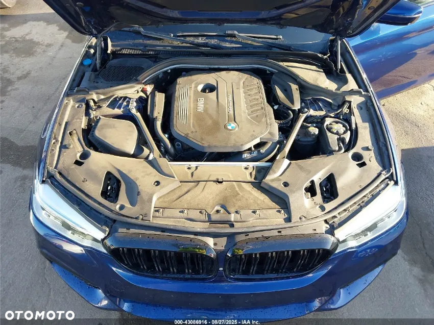 BMW Seria 5 540i xDrive - 13
