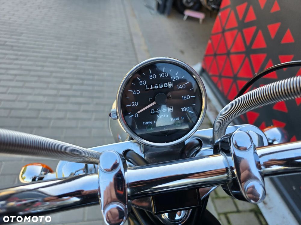 Suzuki Intruder - 19