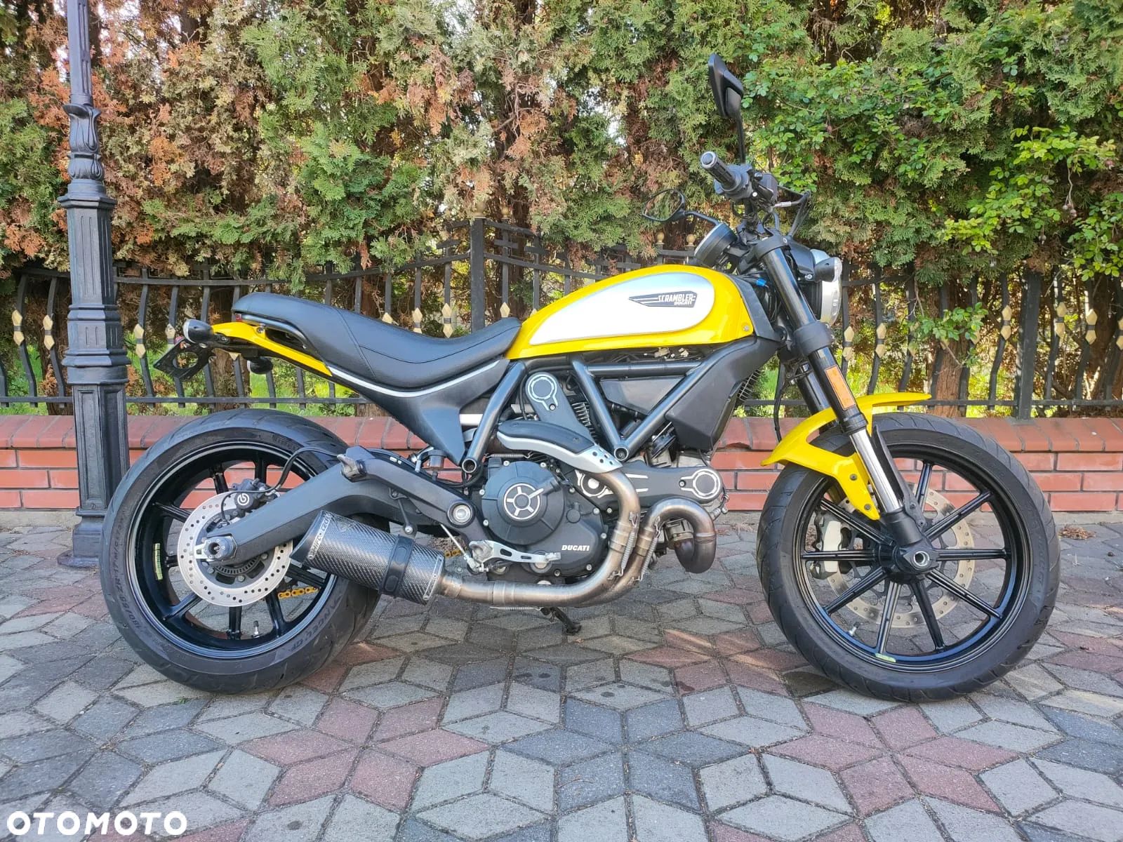Ducati Scrambler - 1