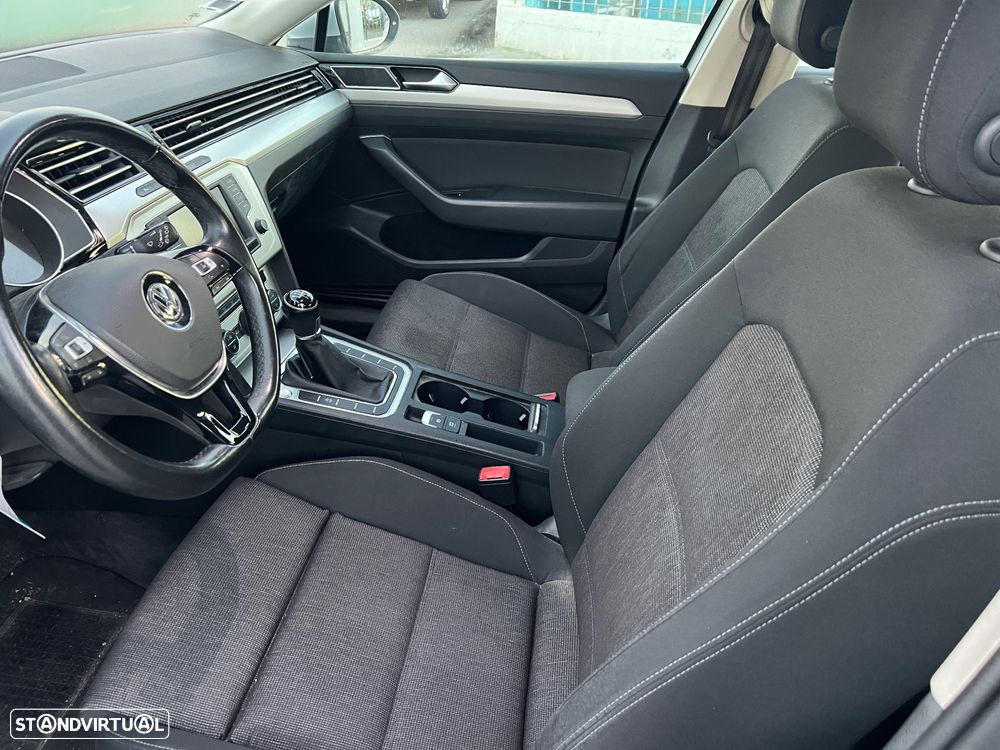 VW Passat Variant 1.6 TDI BlueMotion - 10