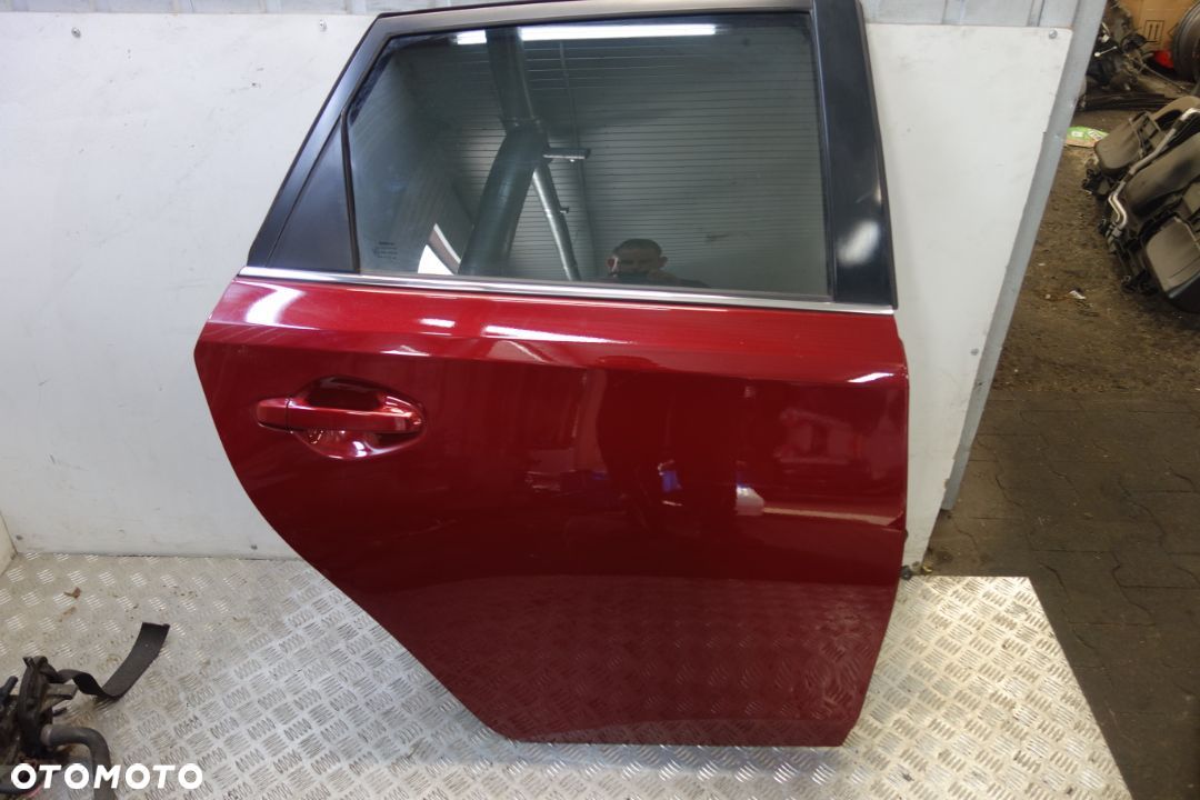DRZWI PRAWY TYŁ TOYOTA AURIS II LIFT HB - 1