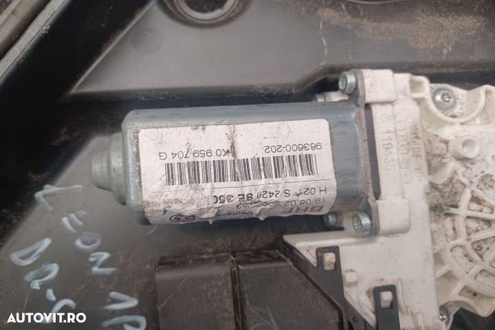 Macara geam spate dreapta manuala 1K0959704G 1K0959704G Seat Leon 2 1 - 3