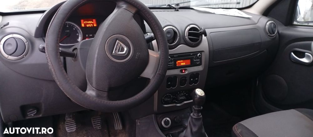 Dacia Duster 1.5 dCi 4x4 Laureate - 2