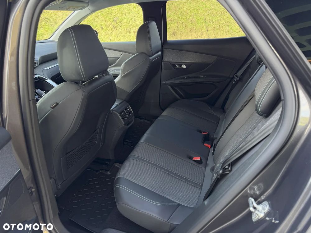 Peugeot 3008 BlueHDi 130 Stop & Start EAT8 Allure - 17