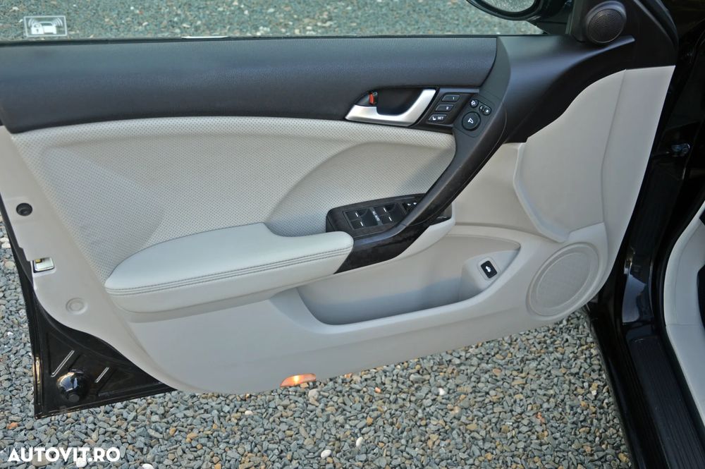Honda Accord 2.2 i-DTEC AT Executive Navi - 21