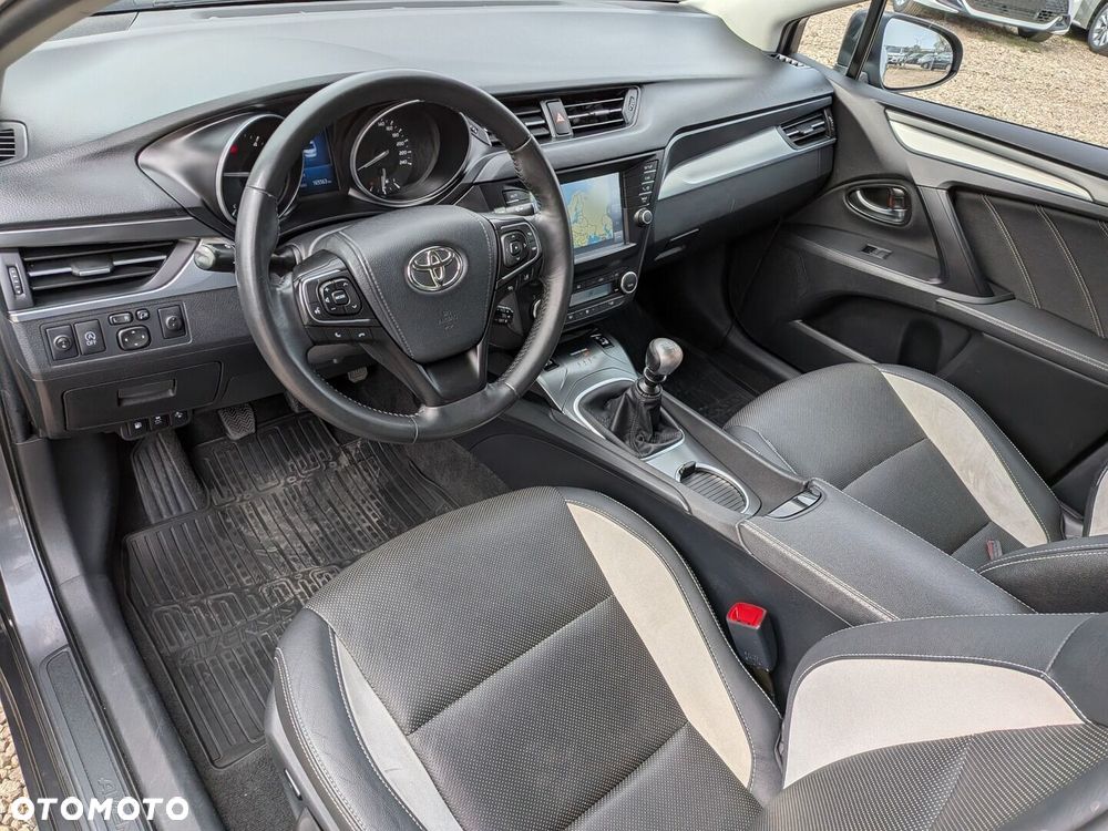 Toyota Avensis 2.0 D-4D Premium - 19