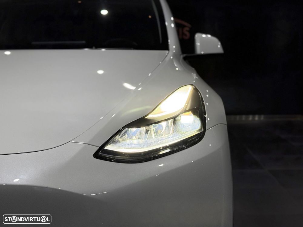 Tesla Model Y Standard - 10