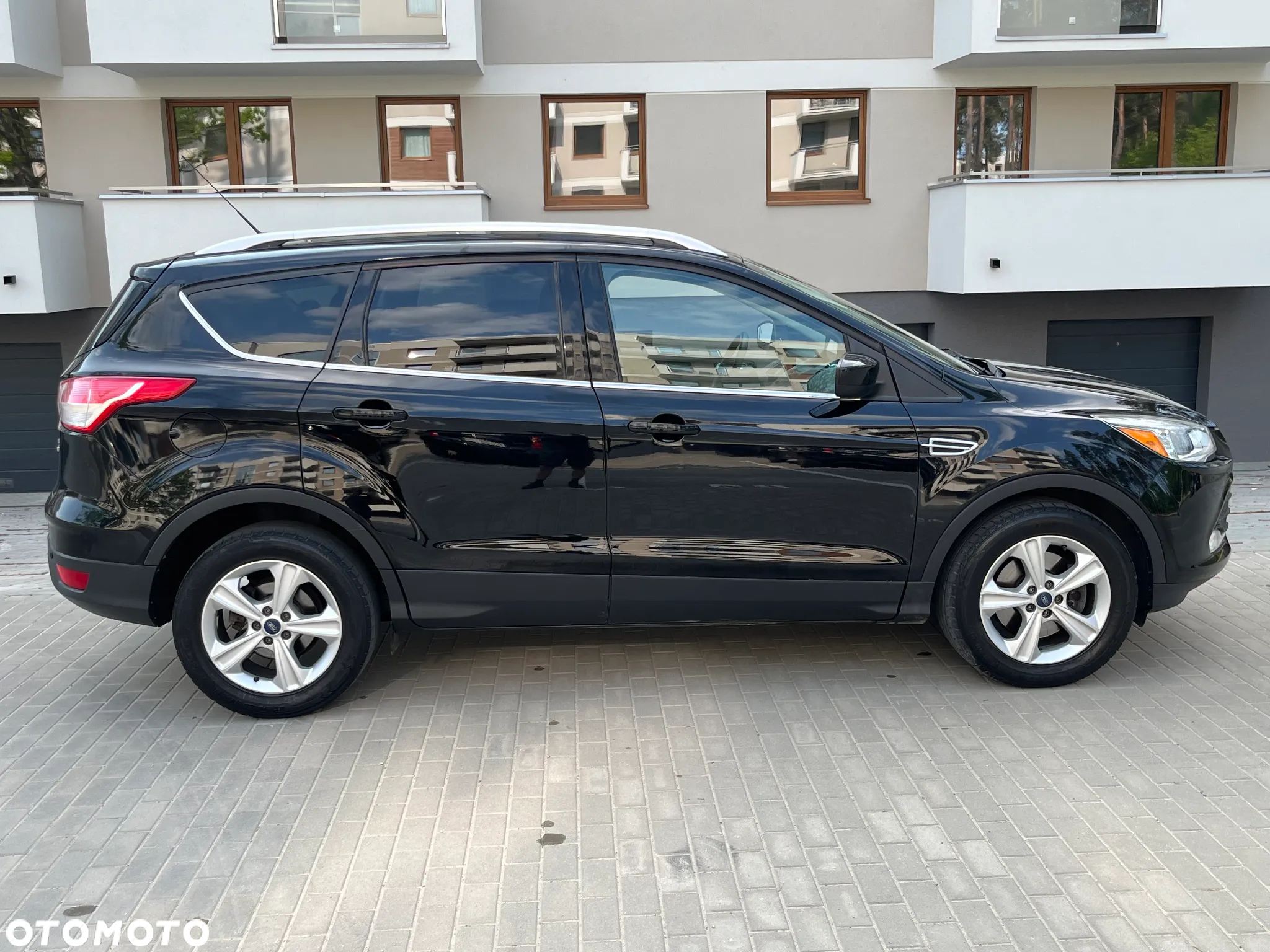 Ford Escape 2.0 EcoBoost AWD Titanium - 3