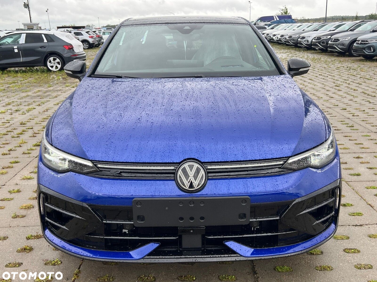 Volkswagen Golf VIII 2.0 TSI 4Motion R - 3