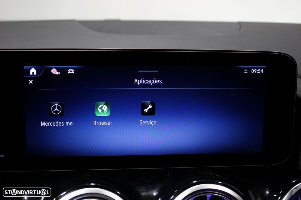 Mercedes-Benz GLA 180 d AMG Line - 32