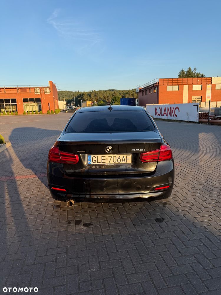 BMW Seria 3 320i xDrive Sport Line - 8