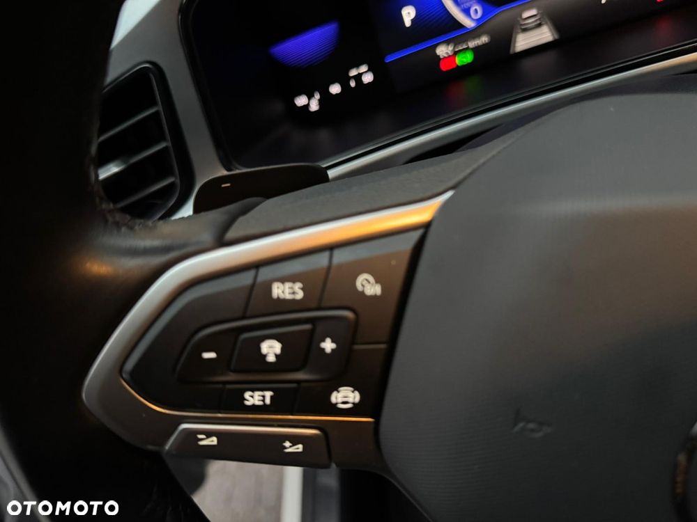 Volkswagen T-Roc 1.5 TSI Life Plus DSG - 27